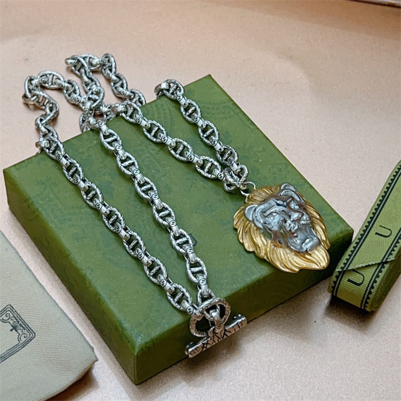 

Luxury Womens Designer Pendant Necklace Women Mens Shine Letter Fashion Brand Jewelry Wedding Golden Necklaces Forest G Lion Head 2022