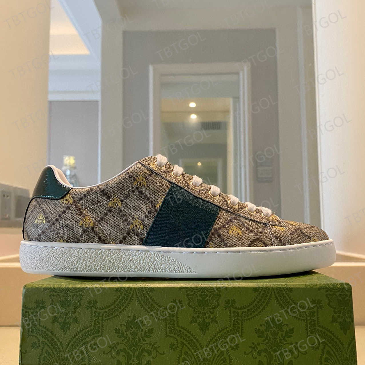 

Real Leather Shoes embroidery Classic Shoe python Embroidered bees tiger big size 48 NO9, 34