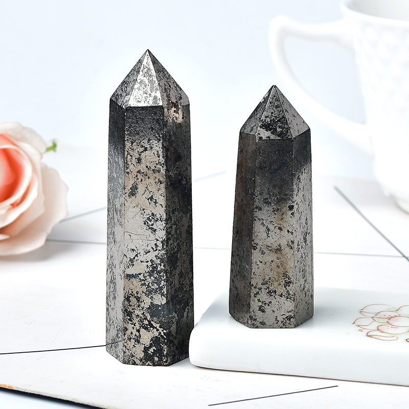 

Decoration Craftss Natural Hematite Crystal Point Healing Stone Obelisk Pyrite Beautiful Ornament for Home Decor Energy Stone Pyramid