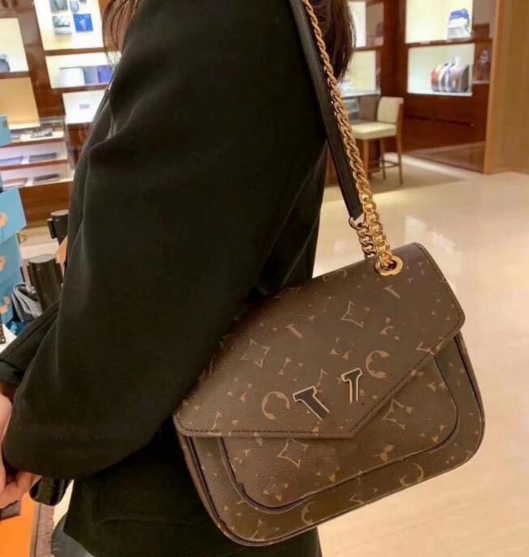 

PASSY chain bag handbag tote designer women genuine leather Shoulder messenger bags Luxurys crossbody monograms flip wallet ladies LOUISSS VUTTONSS purse M45592, Add freight