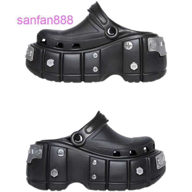 

Luxury slippers Balencigas Paris thick soled hole shoes Baotou sandals high-heeled slippers B punk women's dark beach spikes and, Black