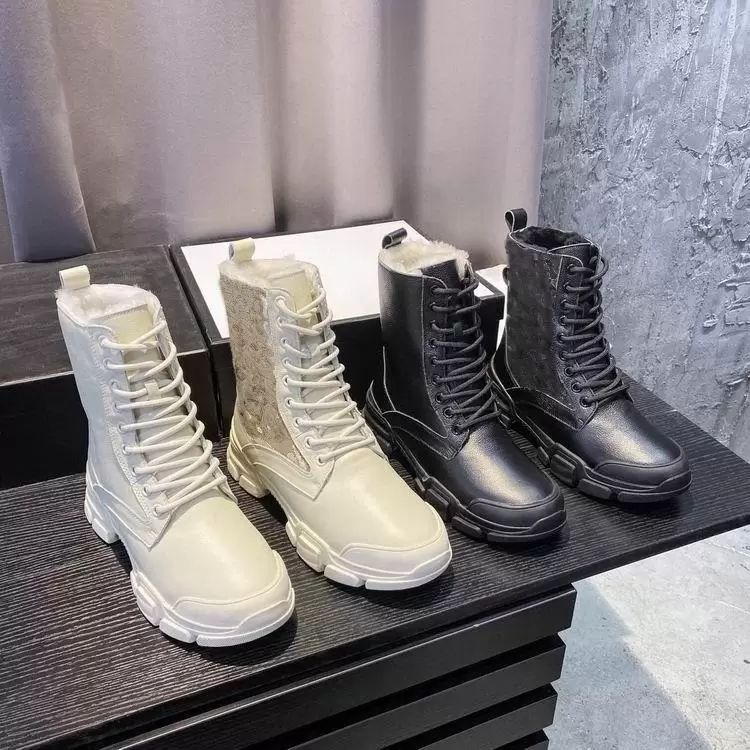 

2022 Designer Women Boots Genuine Leather Fur Ankle Boot Wool Shoelaces White Black Suede Snow Bootes Winter Outdoor Medal Coarse Non-Slip Bottom Casual Shoes Box