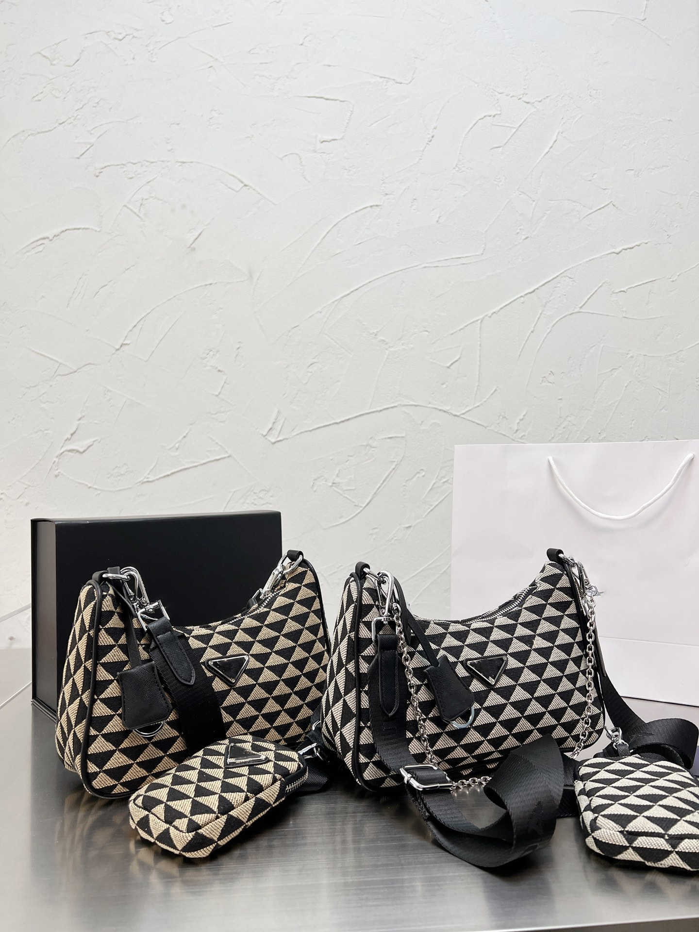 

The latest style crescent design armpit bag single shoulder diagonal span large capacity fashion designer handbag gift box, Make up the difference