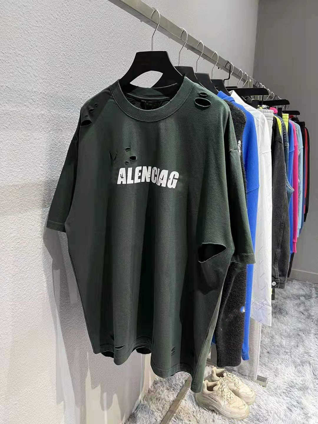 

Fashion Brand Designer T Shirt High Quality Letter Perforated Short Sleeve Loose Casual Men's Clothing Army Green, White