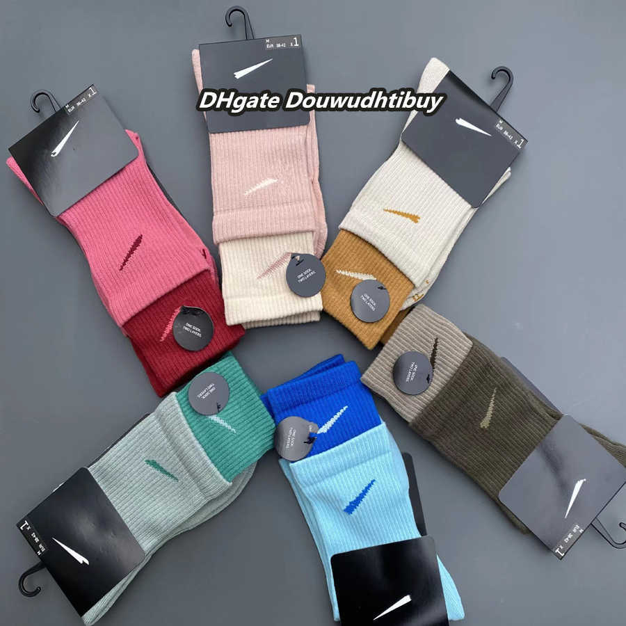 

Sports Socks Women Men Funny Cute School Girls Cotton Embroidery Colorful Woman Sox Brand Designer Retro White 7H58, 01