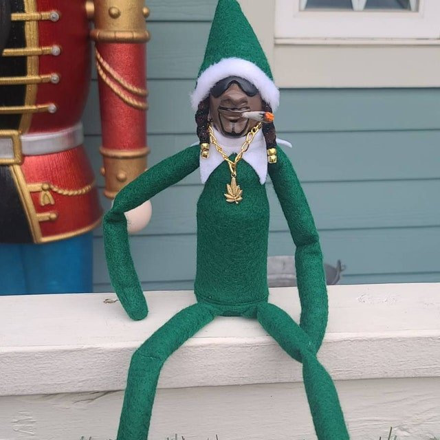 

Christmas Elf Doll Snoop on A Stoop Home Decor New Year Kids Gifts Accessories