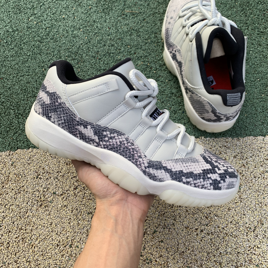 

With Box 11 11s Mens basketball shoes Snakeskin Light Bone Low Cut University Red Sail Black men women trainers sports sneakers CD6846-002