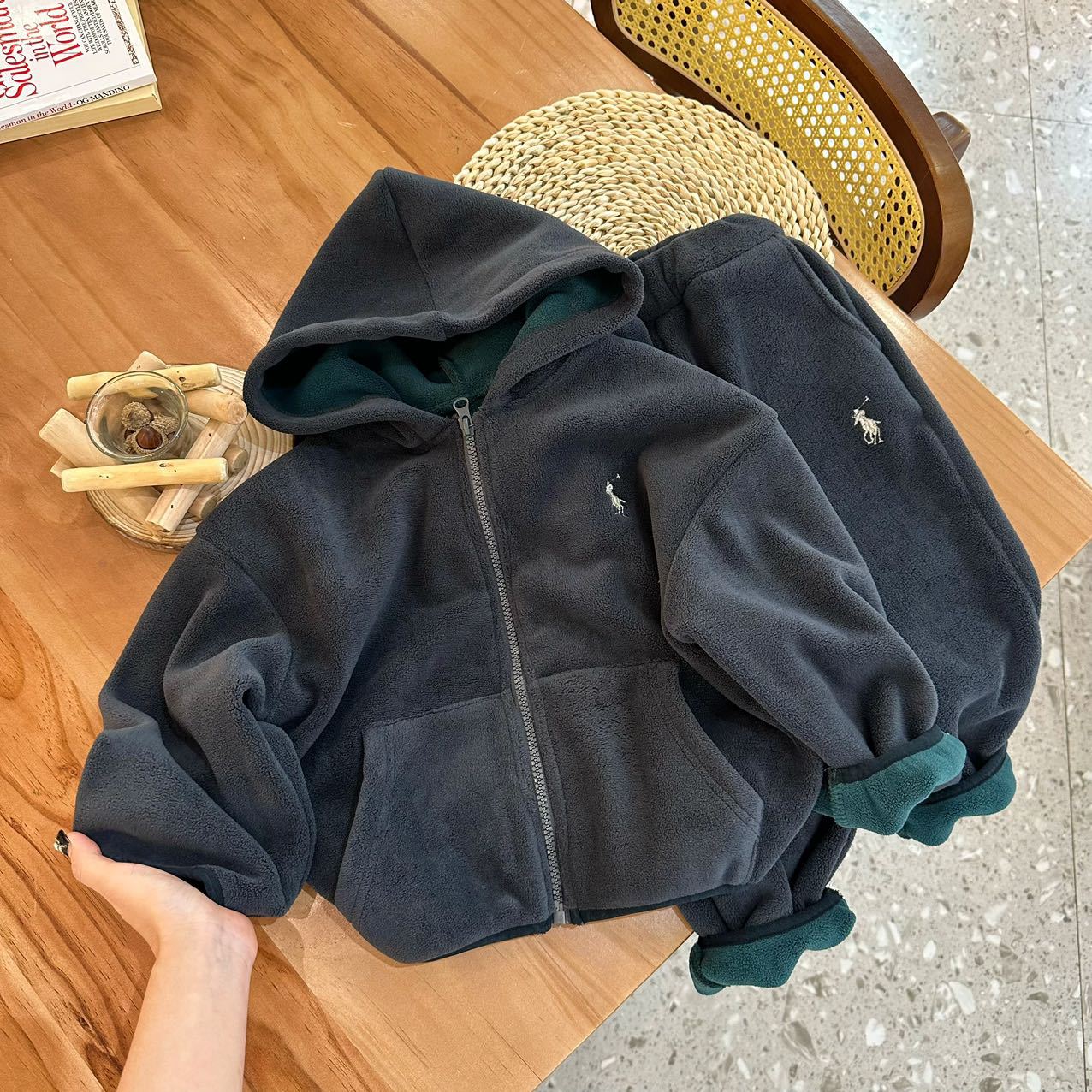 

Boys Girls Velvet Hooded Clothing Set Kids Jacket Coat Pants Suit for Sports Suits Tracksuits Toddler Children Clothes Set, Beige