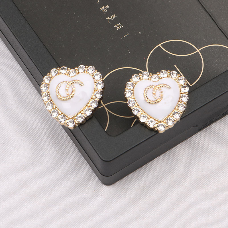 

Classics 18K Gold Plated Luxury Brand Designers Letters Stud Heart Geometric Famous Women Crystal Rhinestone Imitation Pearl 925 Silver Earring Wedding Jewerlry