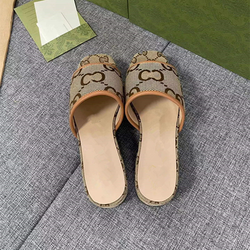 Sandales à semelles épaisses en cuir de vachette Chaussures de designer pour femmes Pantoufles de plage en cuir confortables en plein air Chaussu