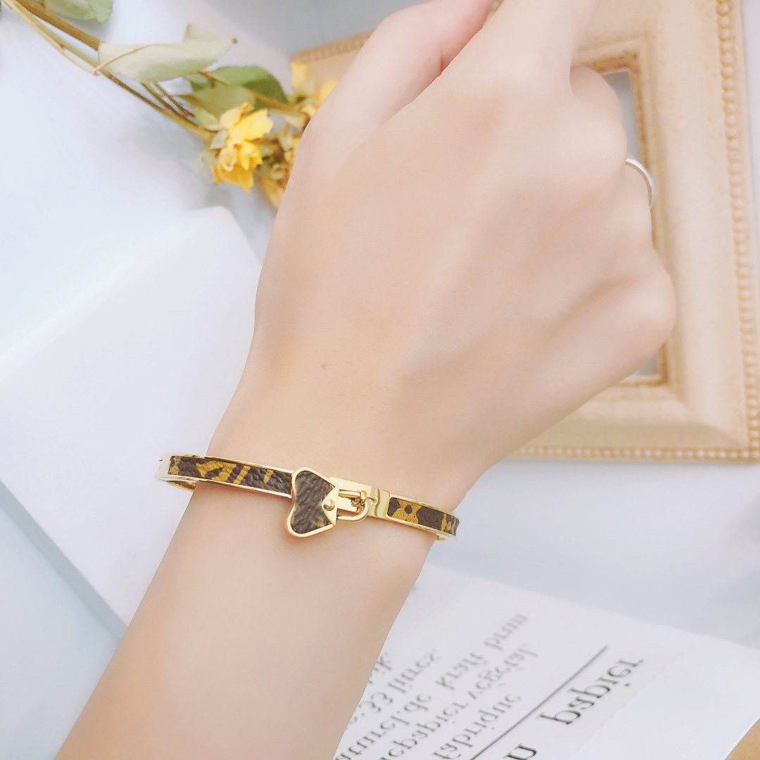

23ss 2color Brand Designers Men Women Bangle Bracelet Luxury 18K Gold Plated Old Flower Presbyopia Stainless Steel Jewelry Fashion Accessories S050