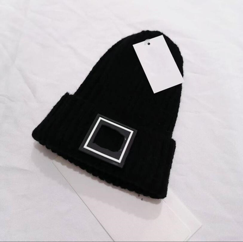 Hats Designer Beanie Skull Caps Fashion Warm Cold Proof Hairball Hats Breathable Hat 13 Colors Quality