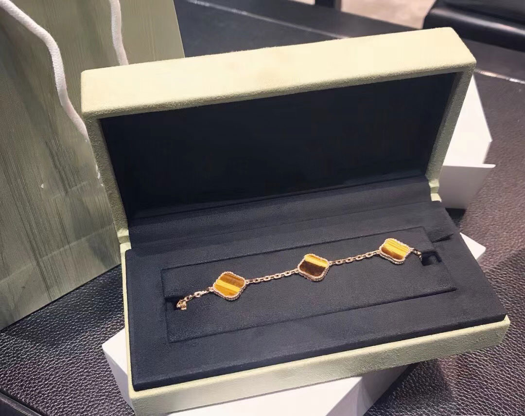 

Bracelet for Women Designer Bracelet Chain Love Bracelets Bangles Silver Plated Four Leaf Clover Emerald Thanksgiving Day gGift Jewellery Bangle Cjeweler