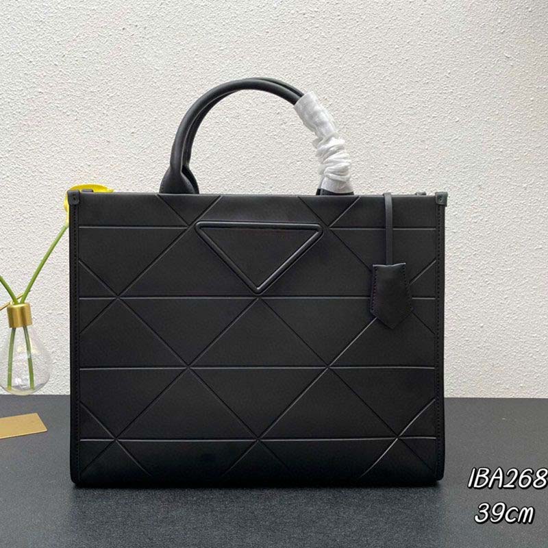 

Women Tote luxurys designer bag fashion Real leather Handbags large capacity messenger crossbody shoulder Triangle bag ladies work bags purse backpack, 28cm