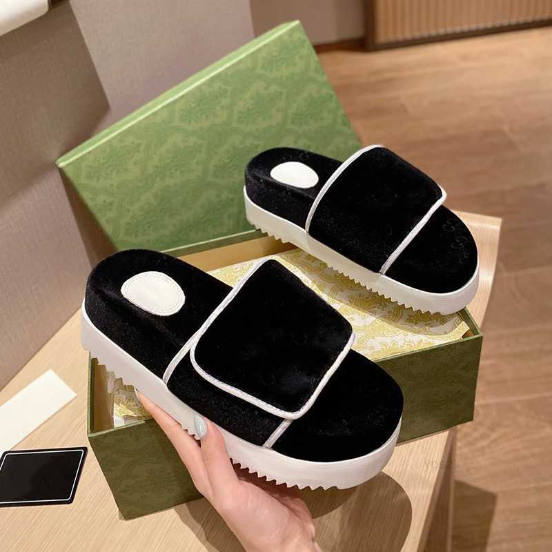 

Women Men Platform Foam Slippers Cotton Sponge Slippers Winter Designer Sandals Green Red Blue Yellow Lady Pool Slides Beach Low Heel
