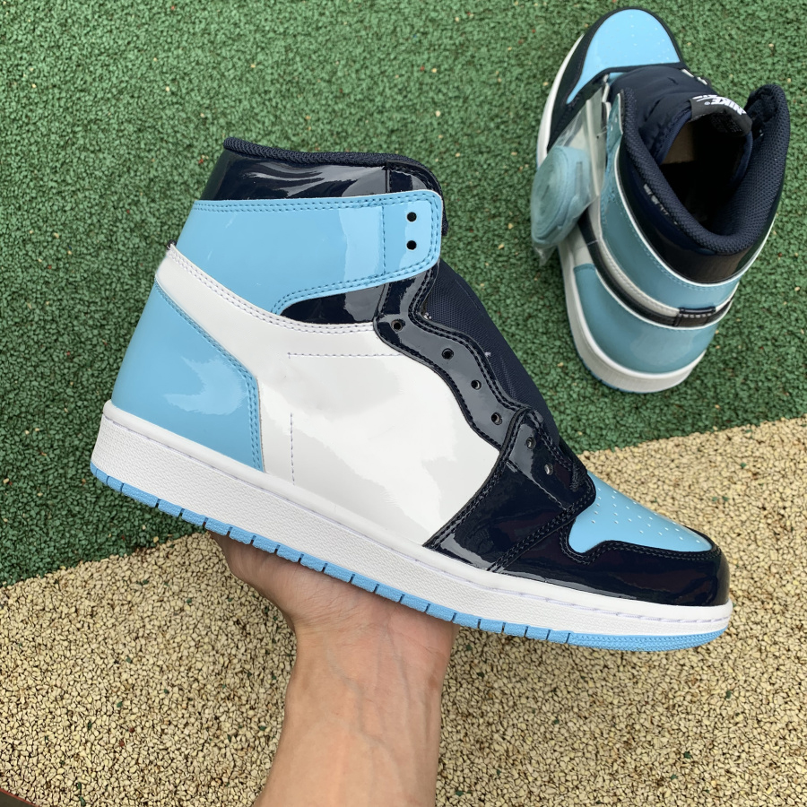 

2023 OG With Box 1 1s Mens basketball shoes Blue Chill Obsidian White UNC High cut men women trainers sports sneakers CD0461-401 OG