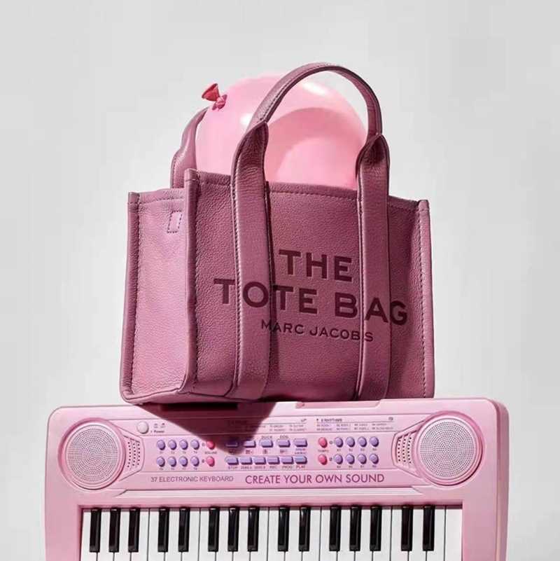 

Luxurys Women Chain Crossbody Marc's Jacob Bags Designers Handbag New Mj Cow Leather Tote Bag Portable One Shoulder Messenger Shopping, Gray