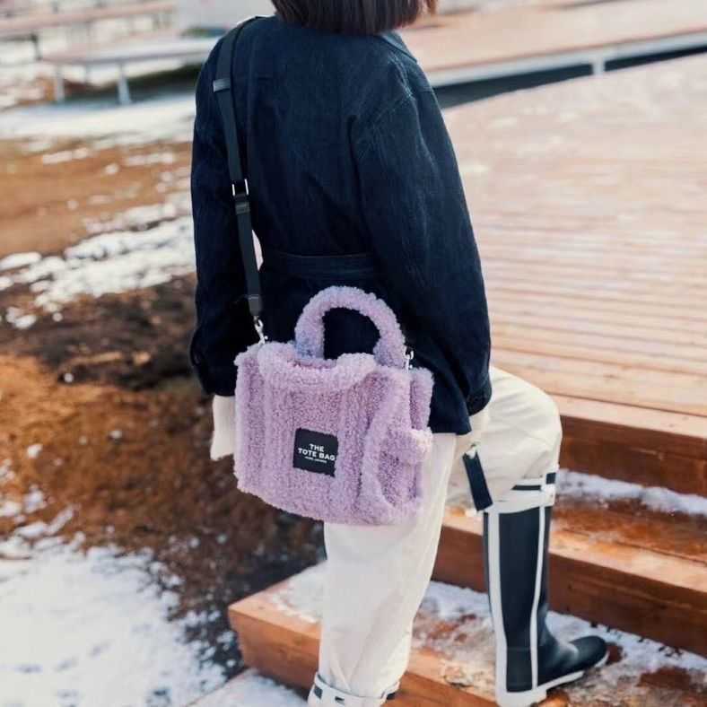 

Leather Tote bags Original Quality Marc's Jacob Designer bags Autumn and Winter New Mj Teddy Bear Shopping Bag Wool Letters Leisure Cross Body Tote, Black mini