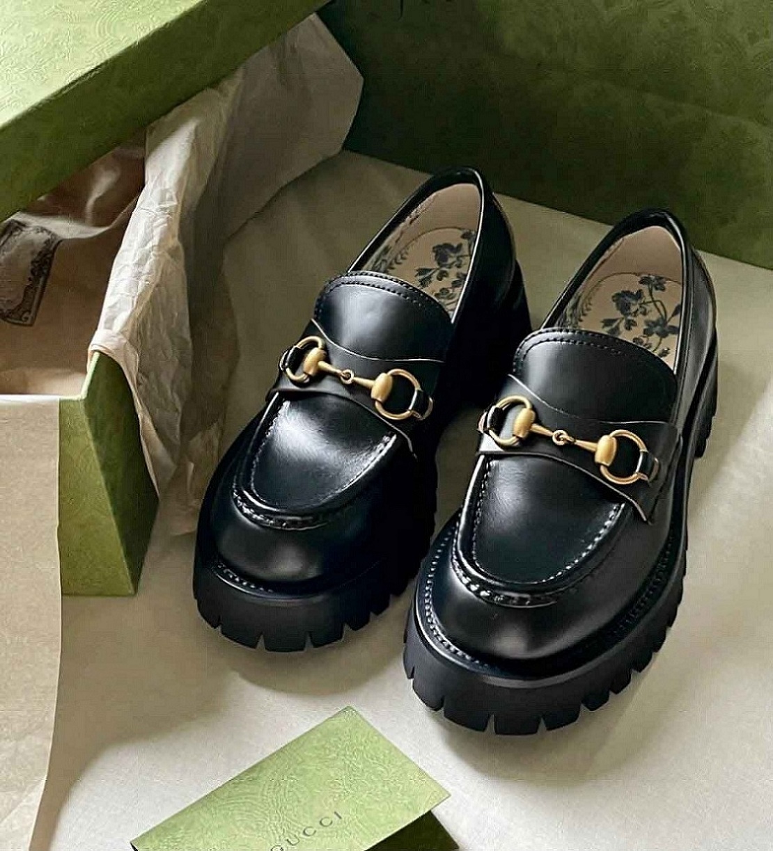 

Famous Brand Women Horsebit Loafer Shoes Black White Calfskin Leather Moccasins Shoe Lug Sole Embroidery Bee Slip On Platform Oxford Walking EU35-40