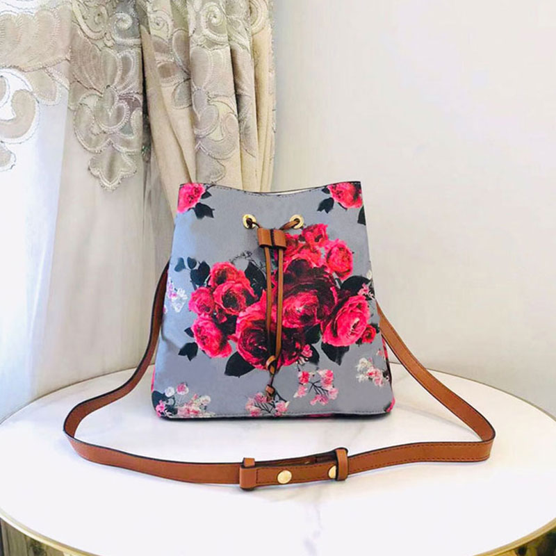 

New Bucket Bags Garden Flower Printed Handbag Purse Drawstring Crossbody Shoulder Bag Coated Canvas Fashion Letter Printed Adjustable Strap Inside Zipper Pocket, 26*16*25cm