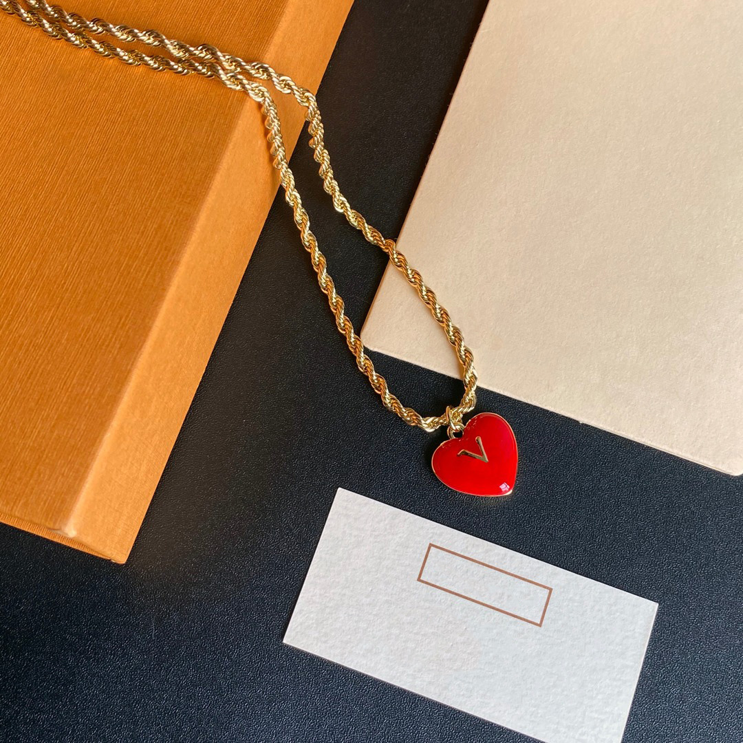

Fashion woman jewelry designer necklaces red heart necklace pendant 18k gold plated snake chain luxurys fashion charm women's collar party Christmas day gift
