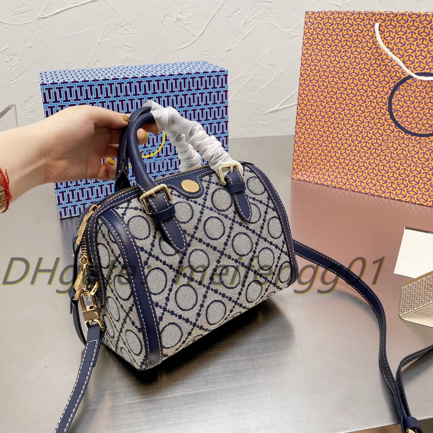 

Luxury 5A Evening Bags Unique Designer Pillow Shape Mirror Quality Handbags Shoulder Bag Cross Body Purse Chessboard Pattern Totes, Navy