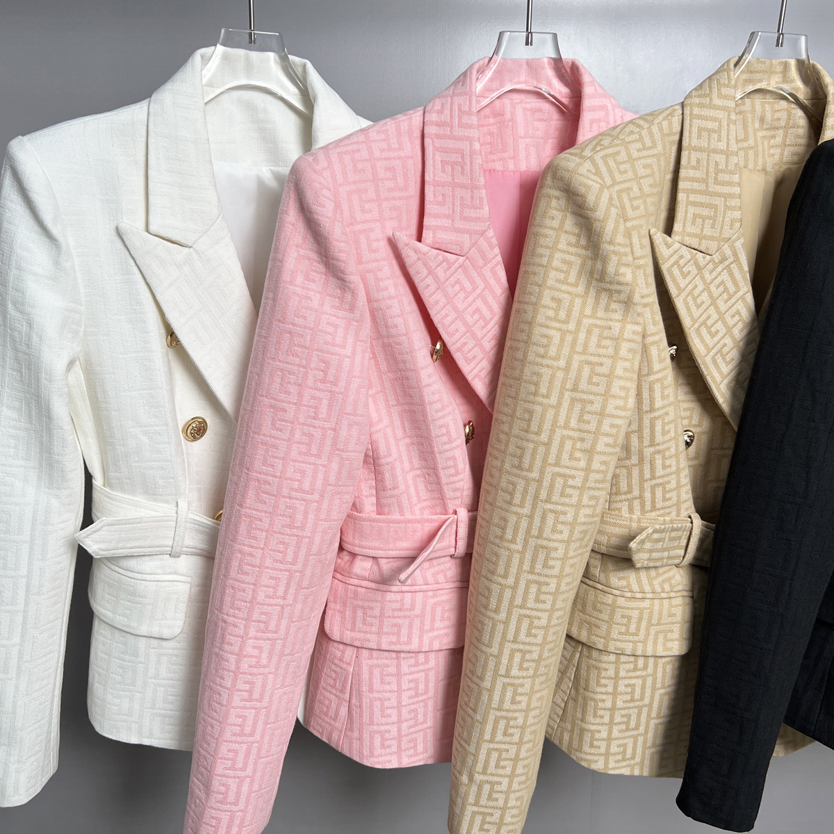 

2022 New Fashion Small Suit Lion Button Short Black and White Jacquard Top Coat, Pink