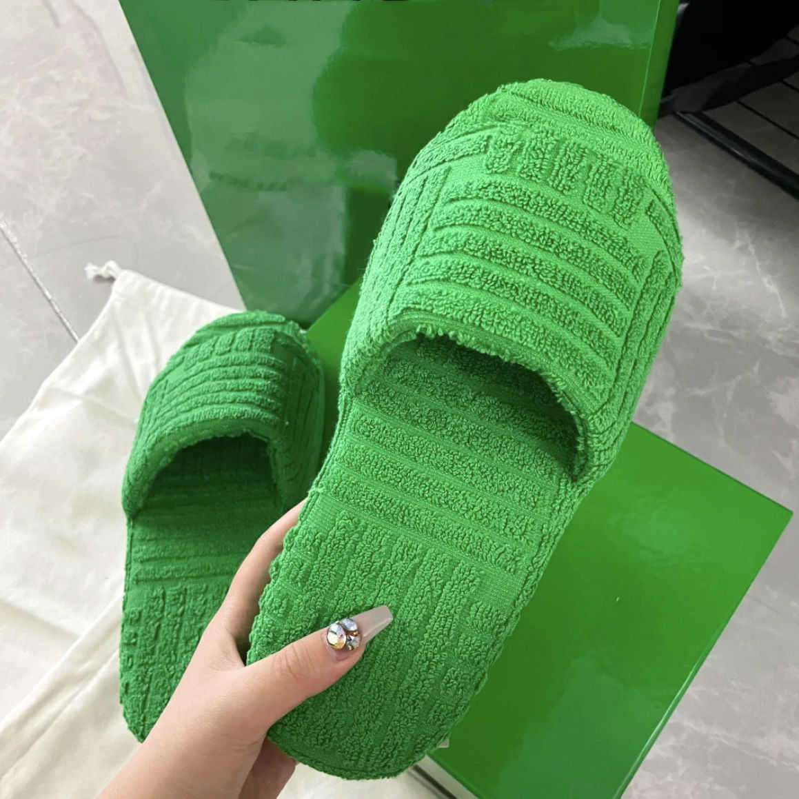 

Bottegas slipper resort sponge New green RV wool slippers women's wear flat bottomed thick flip flops of the same type with logo, Emerald green