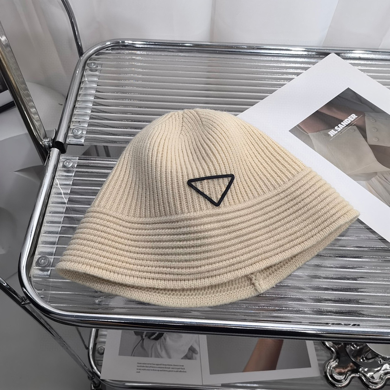 

Womens Designer Knitted Hats Warm And Comfortable Windproof Caps Popular All Match Womens Hat Mens Fashion Outdoor Soft Cap D22101801JX, Khaki