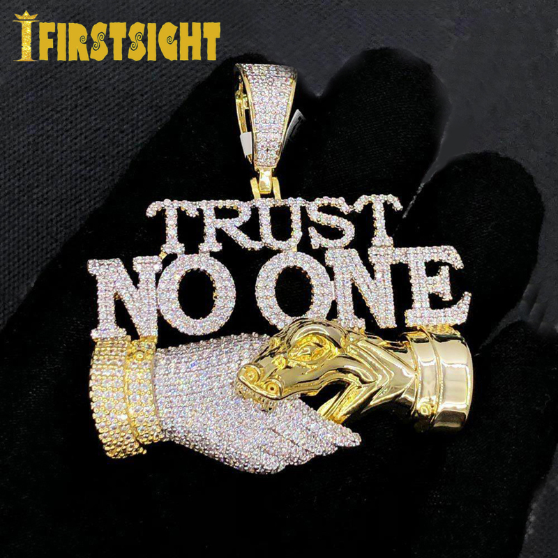 

Pendant Necklaces Iced Out Bling Letters Trust No One Two Tone Color CZ Zircon Shake Hand Choker Men's Women Hip Hop Jewelry 221020