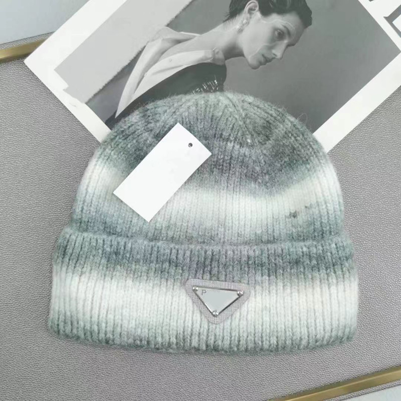

Designer brand men's beanie hats women's couples autumn and winter new gradient color knitted hats casual all-match