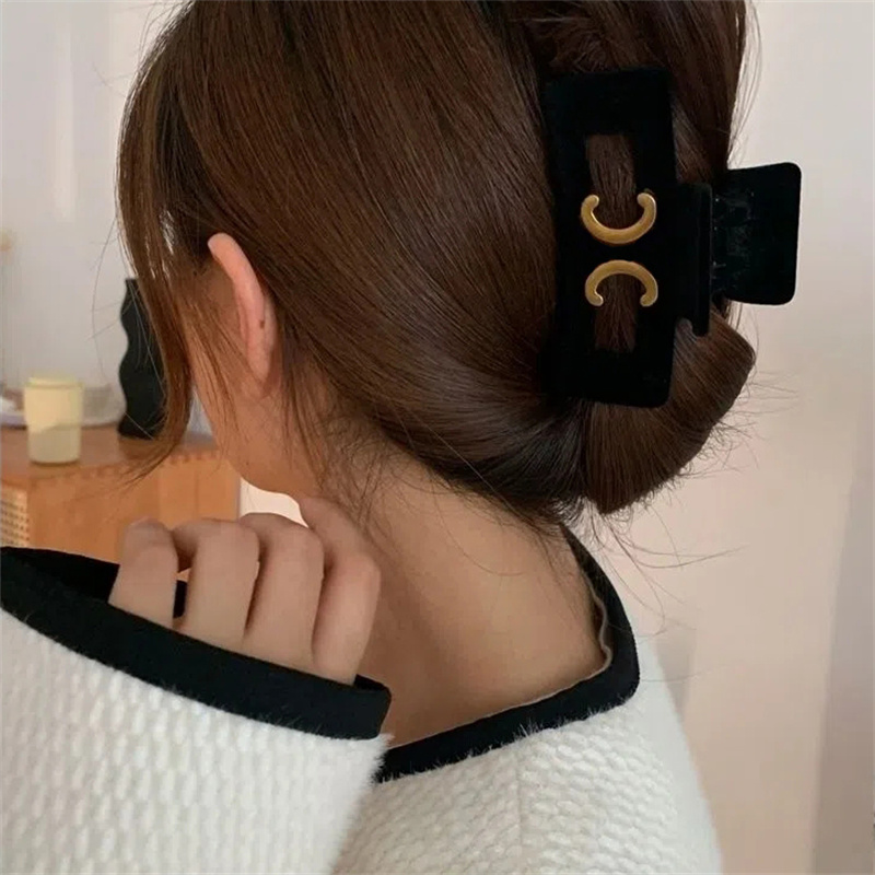 

Designer Velvet Hair Clip For Women Fashion Letter Headbands Band Jewelry Black Hairpin Hairclip High Quality Girls Crab Headwear Hairgrip