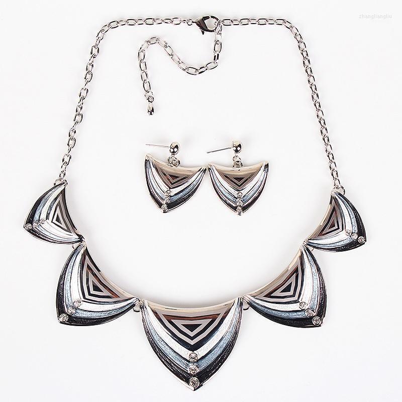 

Necklace Earrings Set & MS17808 Brand Silver Plated Drop Design Laser Patten Bridal High Quality Party Gifts 2014, Picture shown