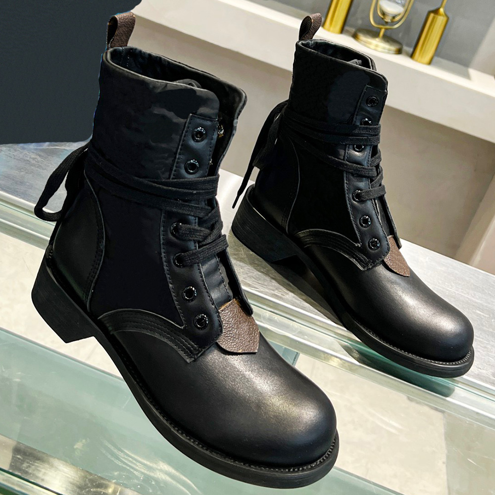 

METROPOLIS FLAT RANGERS Boot black calf leather andcanvas are brand interpretation of the on-trend combat boots This model is distinguished by refined details boots, Shipping supplement