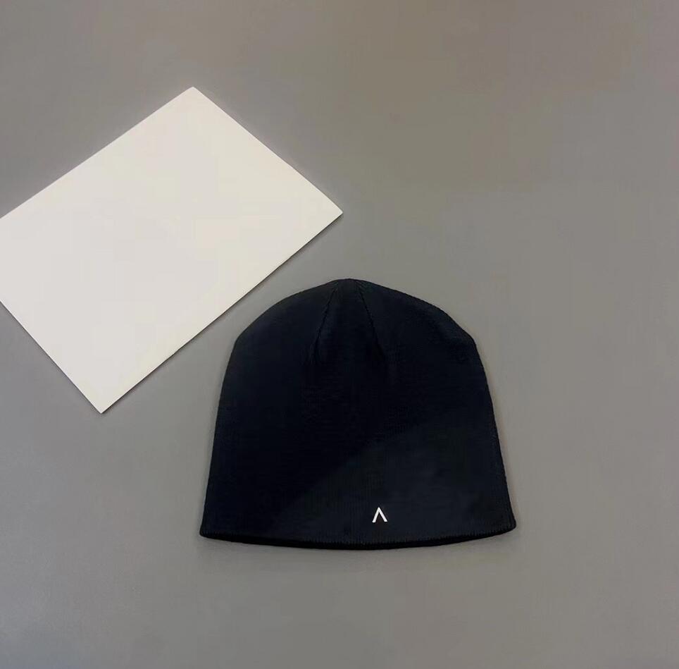 

Leisure New Style Beanie Hats Fashion Brand Skull Caps Unisex Knitted Beanies Winter Hat Men Women Street Hip-Hop Designer Couples Woolen Hat, This link is not only for sale