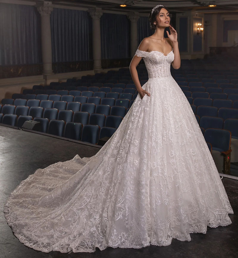 Arabic ball gown Wedding Dresses Luxurious 2023 Backless Long off shoulder Crystals Bridal gowns Stunning plus size wed dress Customize