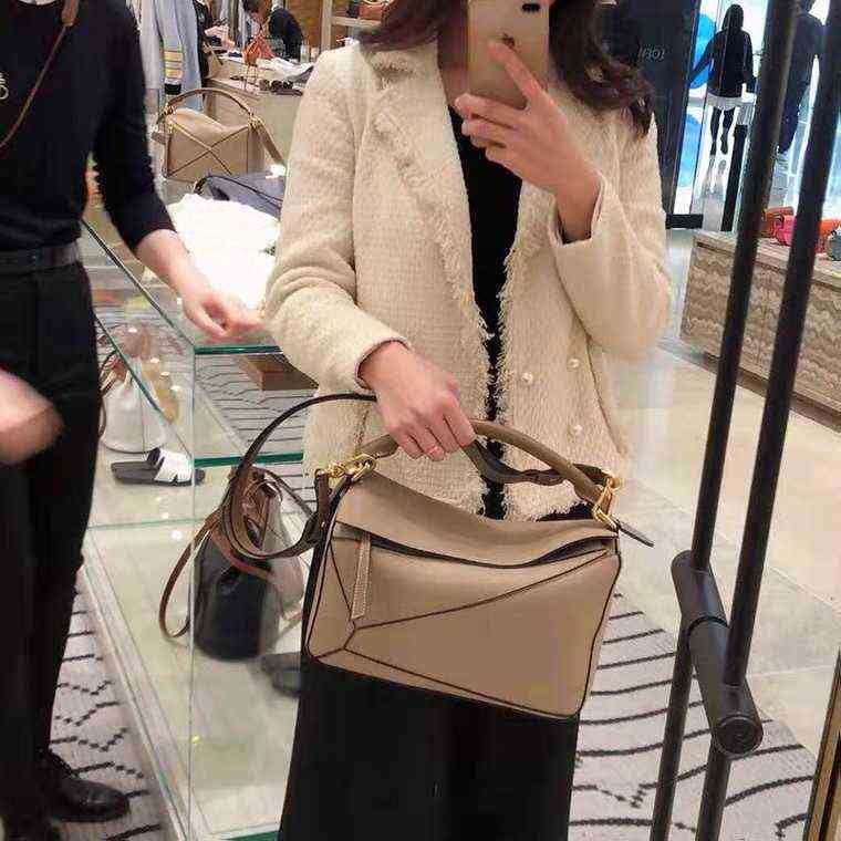 

Lowe Purse Designer Cubi Lady Bag Leather Hammock Lowe Spain Brand Mini Portable Splicing Soft Women's Single Shoulder Messenger 80XX N6YF, No bag