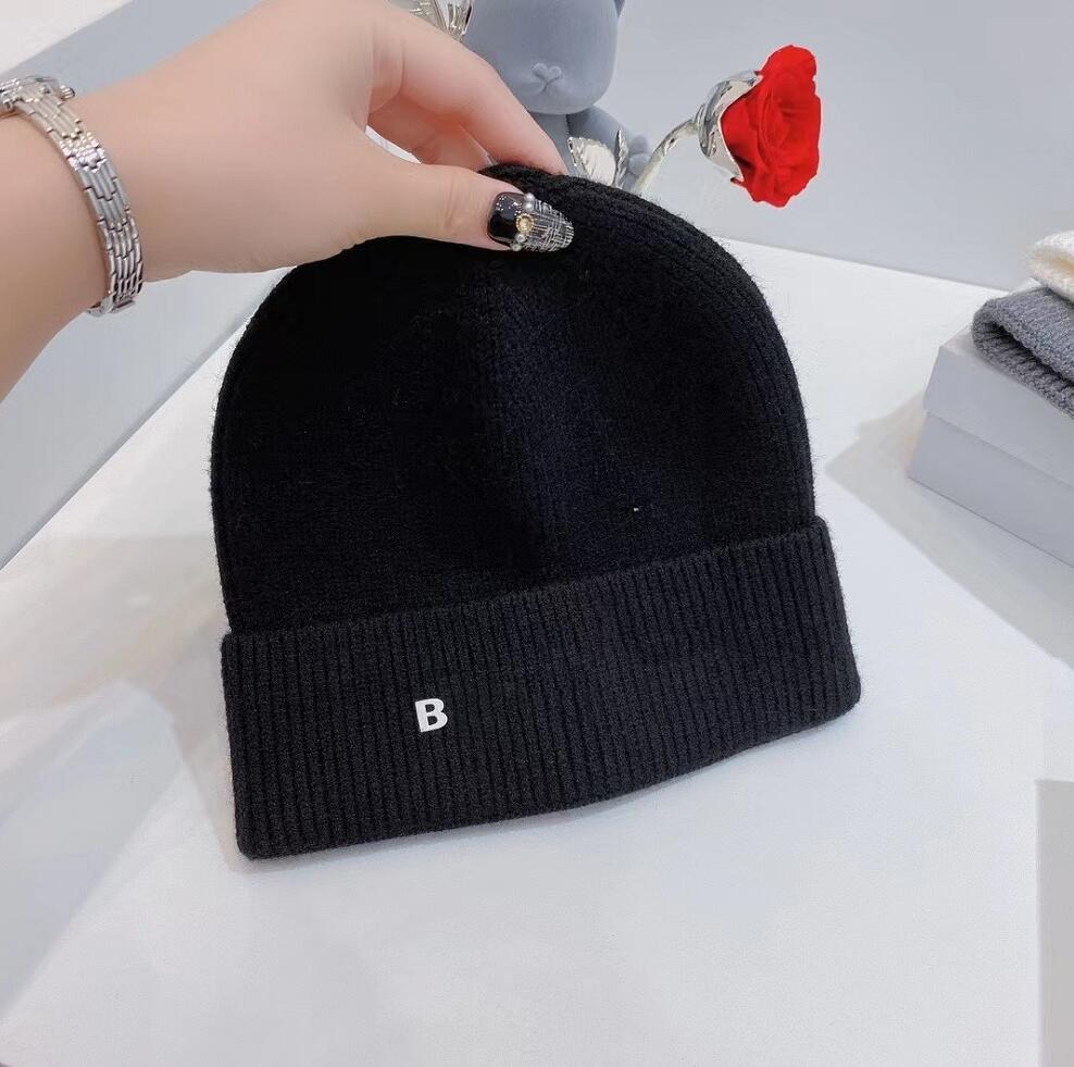 

Couples Hip-hop Knitted Skull Caps Men women's Simple Wool beanie hats Leisure Warmth Unisex designer hats Fashion Woolen Hat Christmas Gift Accessories, This link is not only for sale
