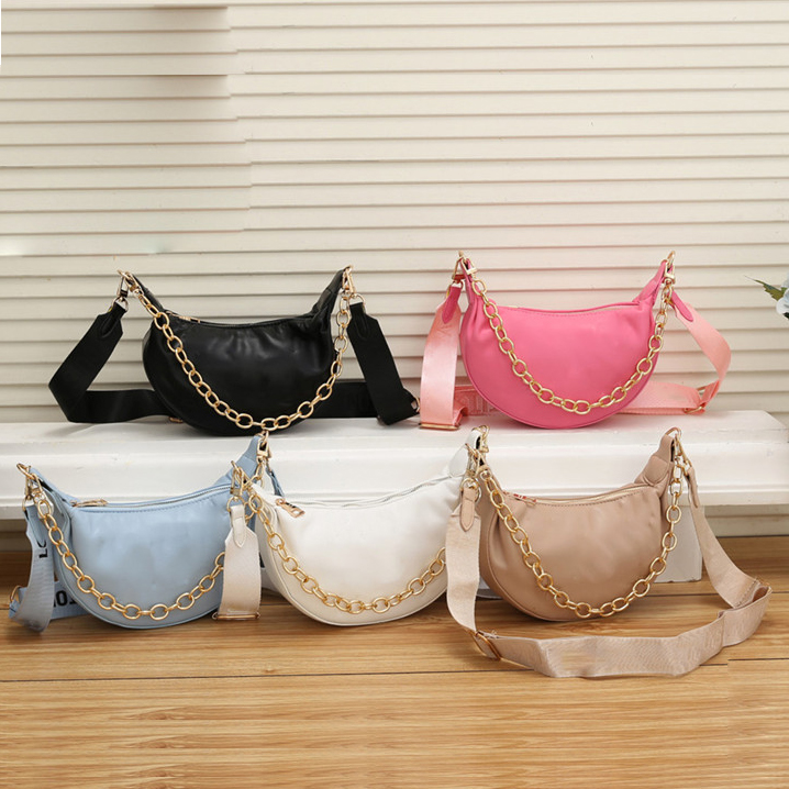 2022 Nouveaux sacs pour femmes de luxe design Over The Moon Half Moon Chain Sac à bandoulière Sac à main Crossbody