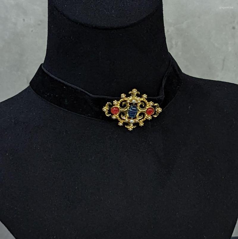

Chains Amorita Boutique Vintage Velvet Choker Flower Pendant Necklaces For Women Lady Girl Gift