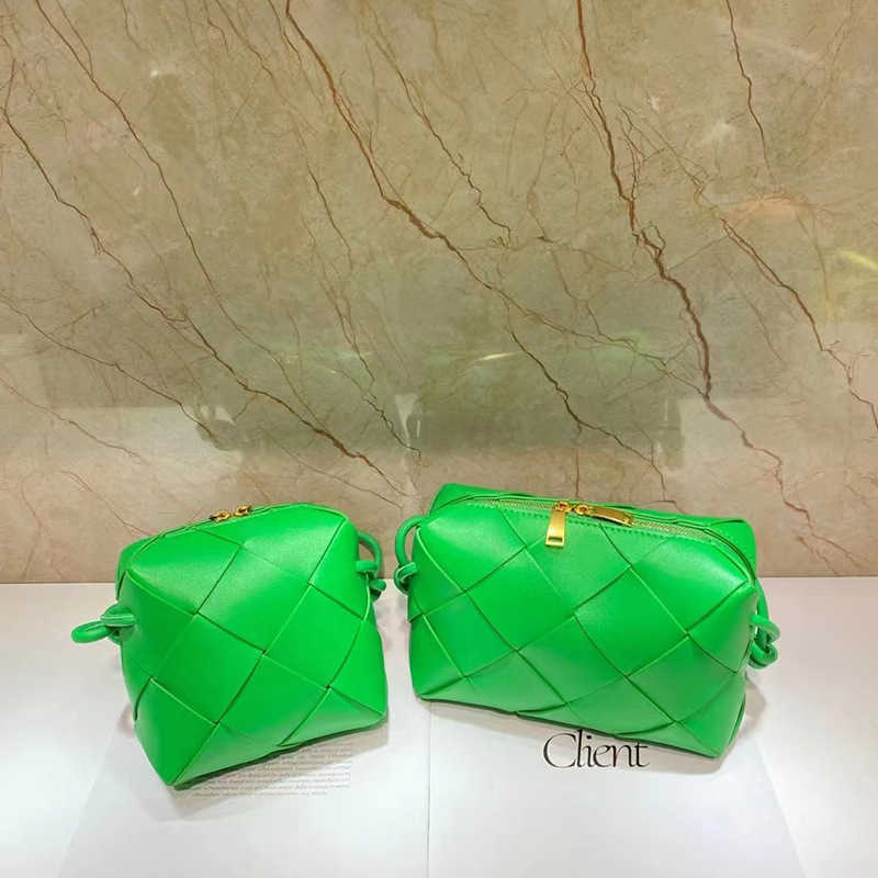 

Classic fashion woven Bottess bags Venetas cross-country camera 2022 autumn and winter new texture niche leather plaid one shoulder cross body small have logo, Horizontal white