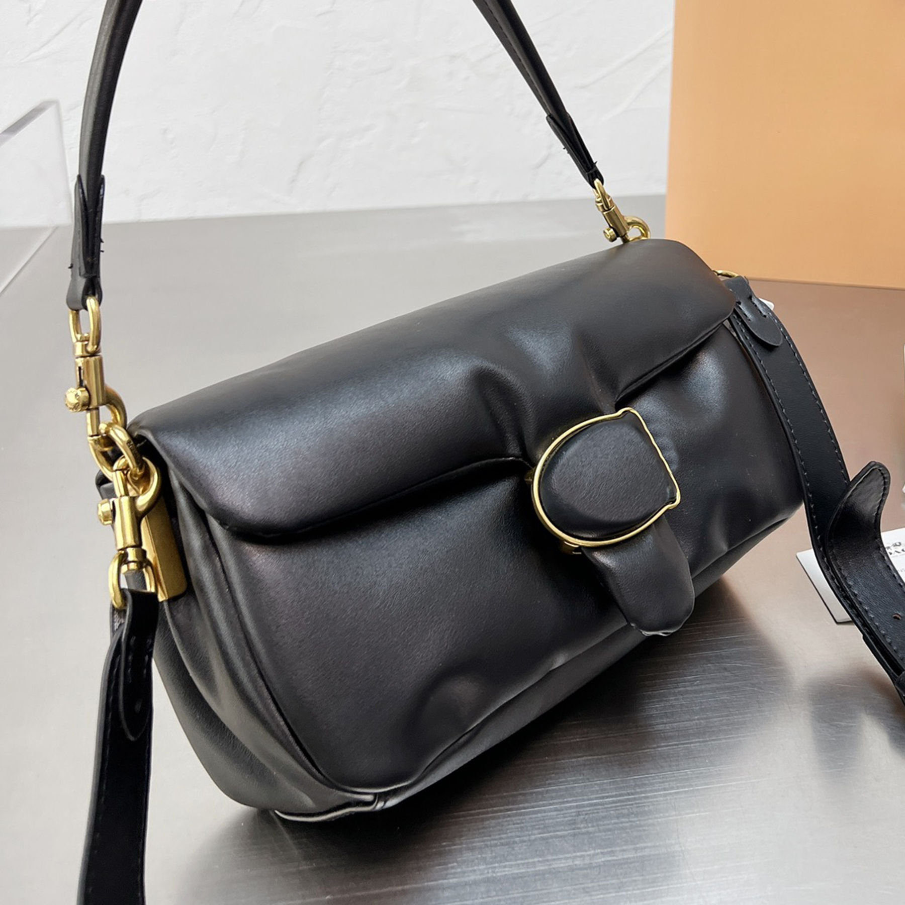 

Pillow Tabby Shoulder Bag 26 Ultra Soft Nappa Leather And Smooth Leather Women Designer Hardware Snap Closure Crossbody Inside Zip Pocket Short Handbag Purse