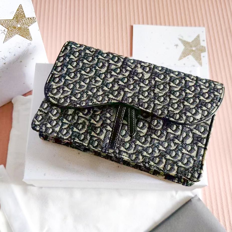 

Luxurys Designers saddles bag mens women's with coin purse pochette flap embroidery purses handbag crossbody clutch shoulder fashion chain bags Tote wallets sling, Carton