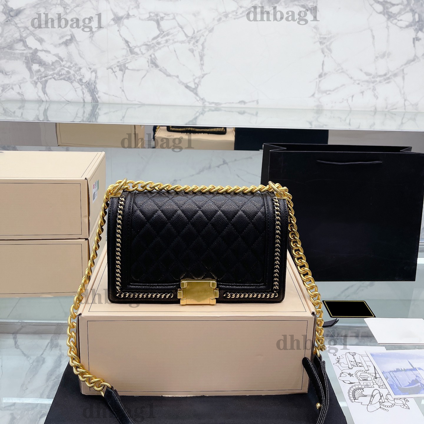 

2022 Classical Designer Boy Flap Bag Virified Cowhide Black Original Gilt Hardware Chain Clamshell Womens Shoulder Crossbody Coin Purse Makeup Handbag 26cm