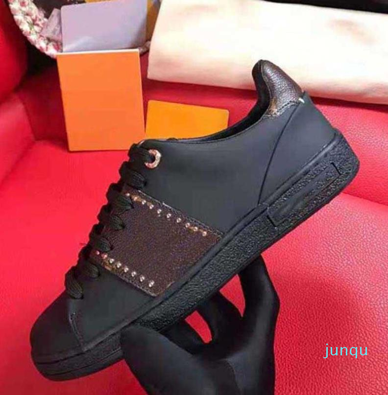 

2022 Wholesale designer shoes skateboard sneakers runnings sport outside classic casual men women Leather Embroidered ace bee black white for dunks low shoes V9C3, #4