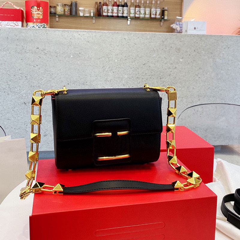 

Axillary Shoulder Bags Chains Crossbody Bag Women Handbag Purse Detachable Rivet Belt Hasp Hardware Flip Envelope Wallets Plain Metal Letter, Red