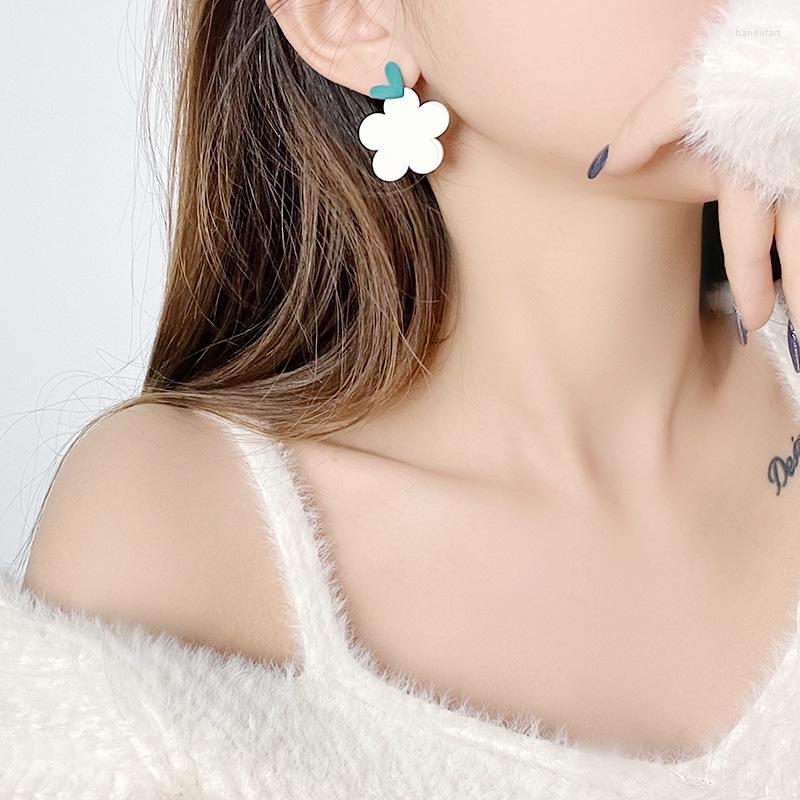 

Hoop Earrings 2022 Simple Temperament Small Fresh Love Flower Women