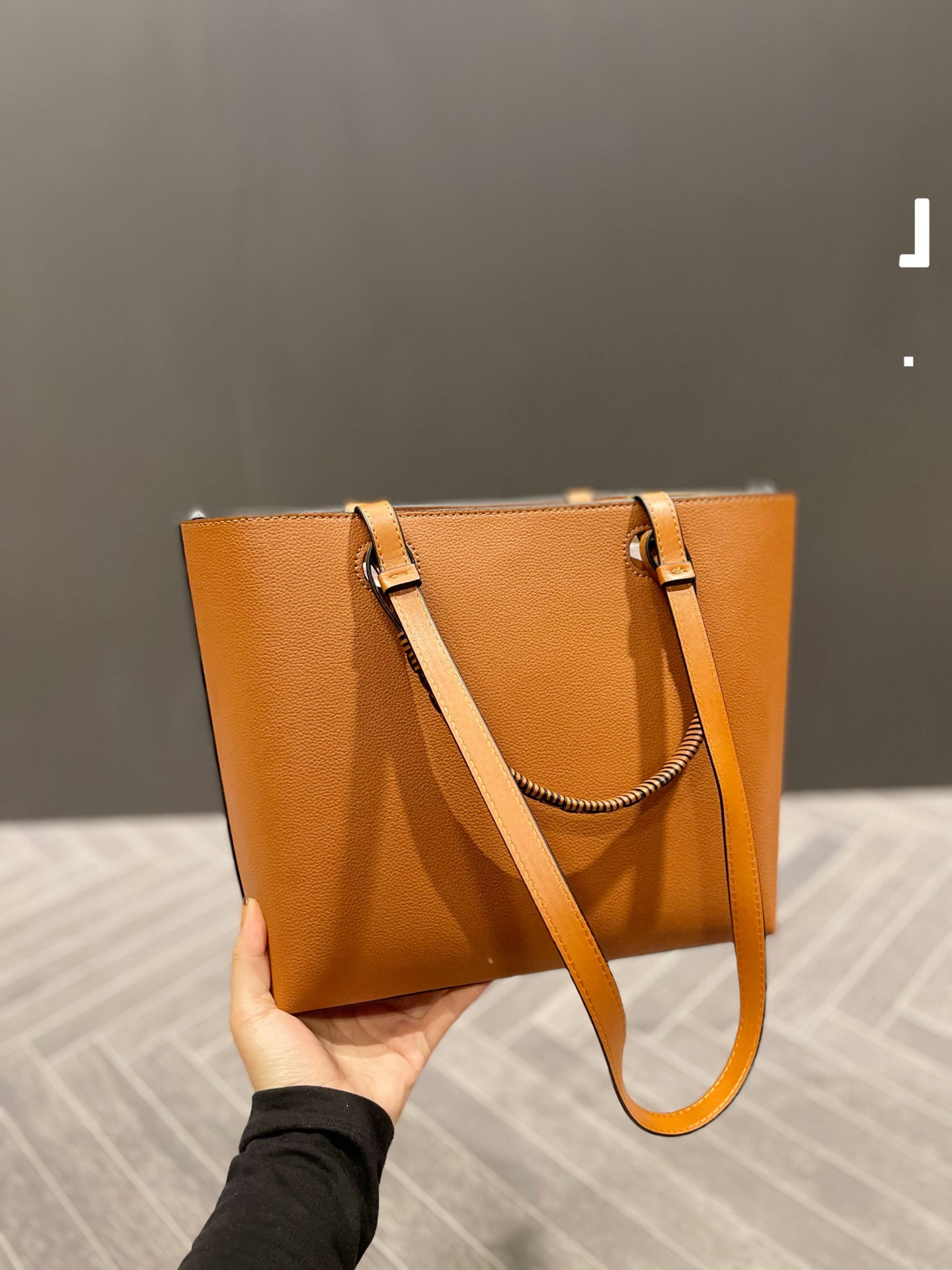 

Lo1 new shopping bags Single shoulder bag 2022 designer fashion lady classic letter logo handbag messenger bag tote bags Christmas Thanksgiving Day gifts, Gift tshirt