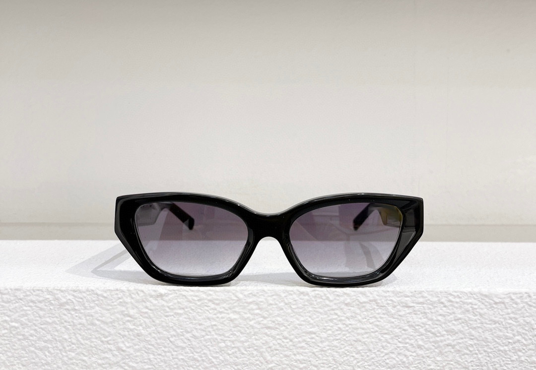 

Womens Sunglasses For Women Men Sun Glasses Mens 2235 Fashion Style Protects Eyes UV400 Lens With Random Box