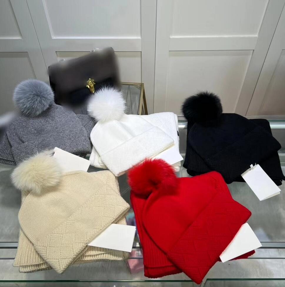 

Luxury Hat Scarf Set For beanies Men Women Winter 2 Piece Design Caps Shawl Designer Hats Scarves Wool Beanie Wrap Scarfs Fashion Fuzzy Ball Skull Caps